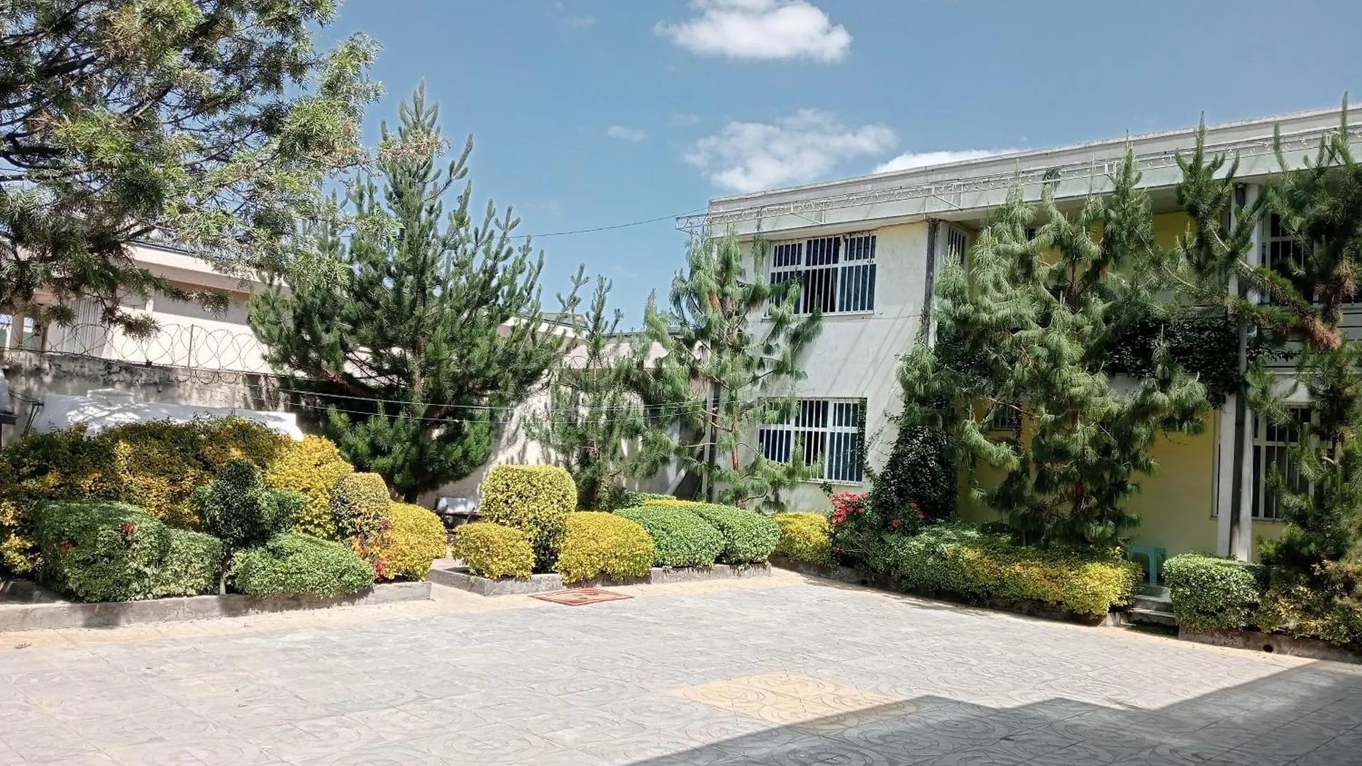 Avi-Pension Addis-Abeba 0*,